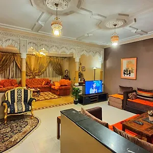 Oranger Family House Center, Private Large House, Terasse Garden View, Free Parking Apartment Marrakesh